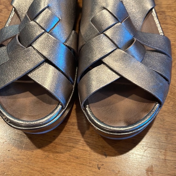 EARTH sandals size 10 - Picture 4 of 8